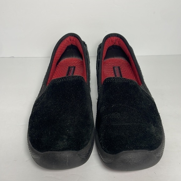 Crocs Women’s Suede Slip-On Shoes Black 8 - Picture 2 of 8